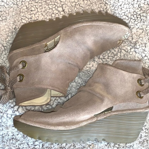 FLY LONDON Yema Taupe Suede Lace Up Wedge Booties Tan Platform 38 - Picture 7 of 7